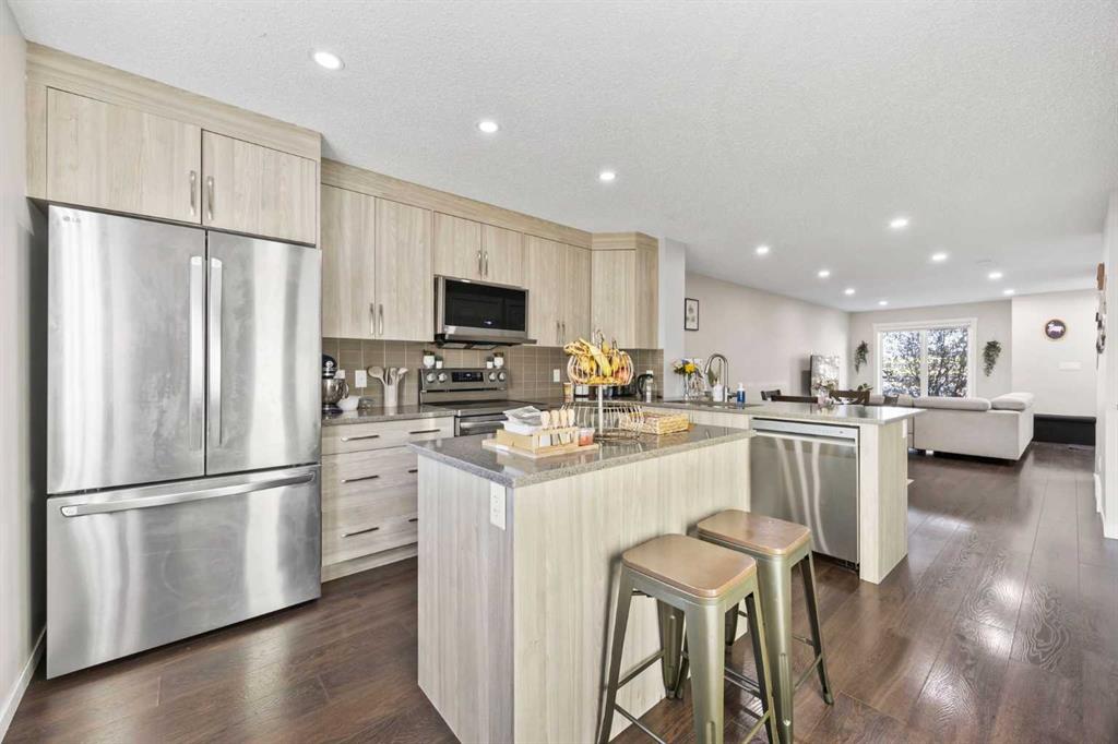 Picture of 1616, 7451 Falconridge Boulevard NE, Calgary Real Estate Listing