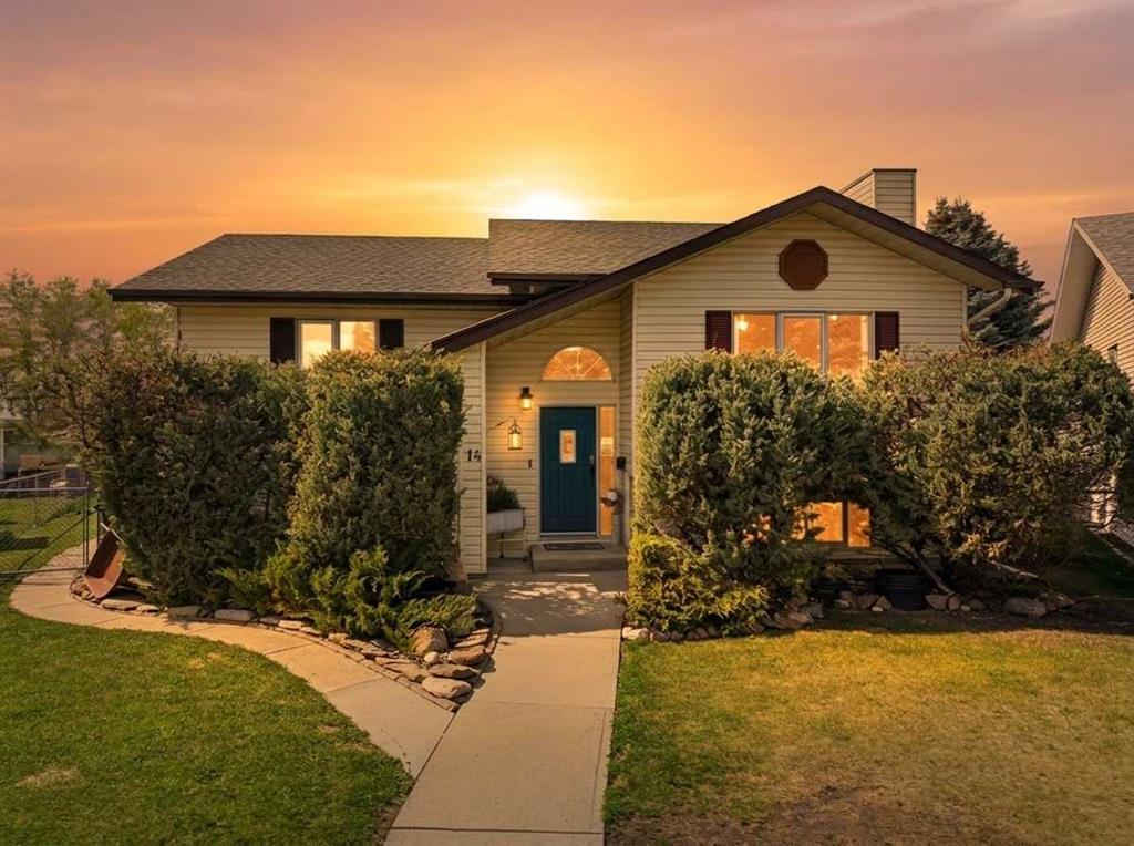 Picture of 14 Windsor Crescent , Penhold Real Estate Listing