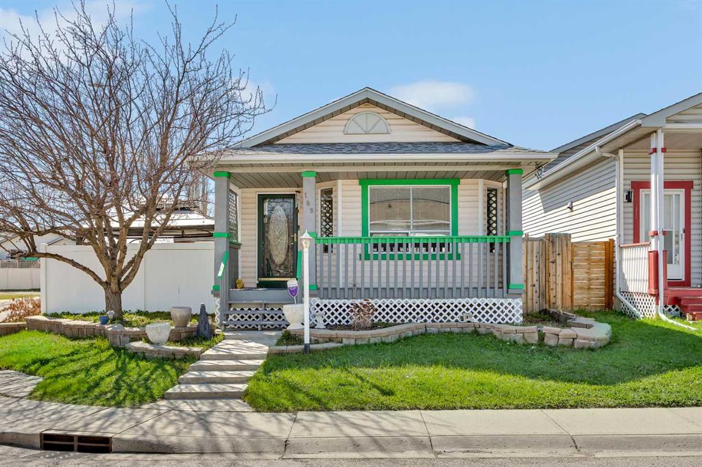 Picture of 189 Applemead Close SE, Calgary Real Estate Listing
