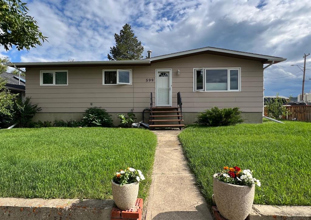 Picture of 599 3 Avenue W, Drumheller Real Estate Listing