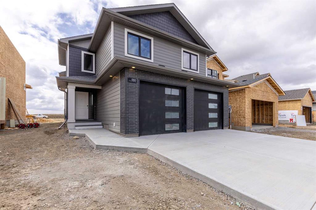 Picture of 550 Malahat Green W, Lethbridge Real Estate Listing