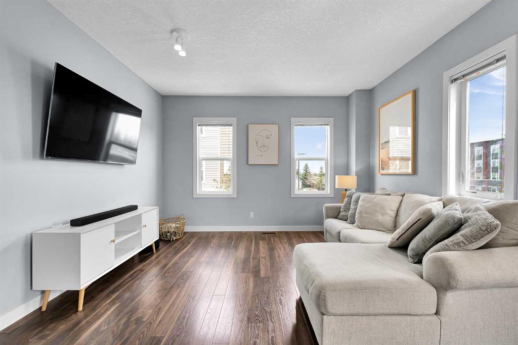 Picture of 359 Silverado Common SW, Calgary Real Estate Listing