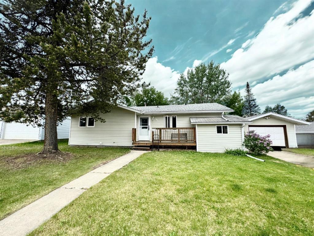 Picture of 611 4 Avenue , Fox Creek Real Estate Listing