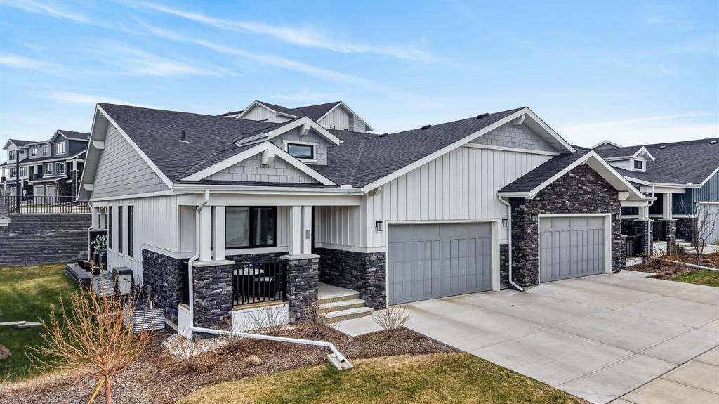 Picture of 46 Crestridge Bay SW, Calgary Real Estate Listing