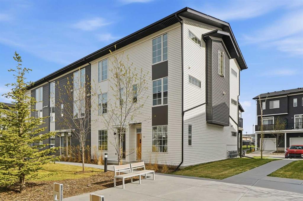 Picture of 32 Walgrove Common SE, Calgary Real Estate Listing