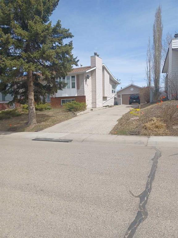 Picture of 33 Forest Drive , Sylvan Lake Real Estate Listing