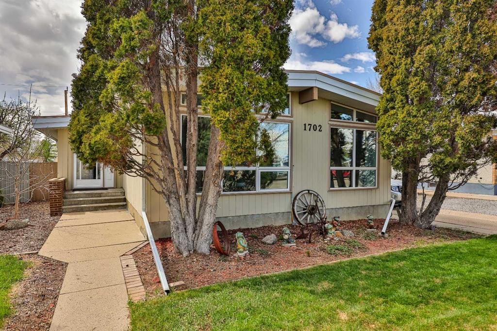 Picture of 1702 26 Street S, Lethbridge Real Estate Listing
