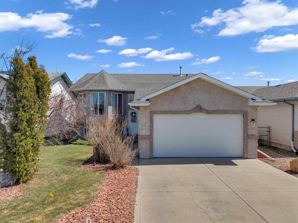 Picture of 19 Heenan Crescent , Sylvan Lake Real Estate Listing