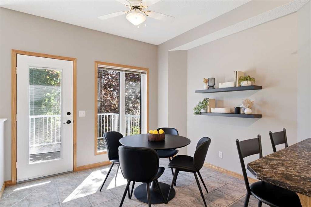 Picture of 545 Rocky Ridge Bay NW, Calgary Real Estate Listing