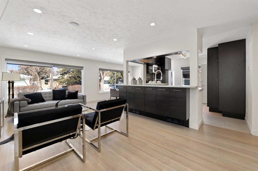 Picture of 38 Westwood Drive SW, Calgary Real Estate Listing
