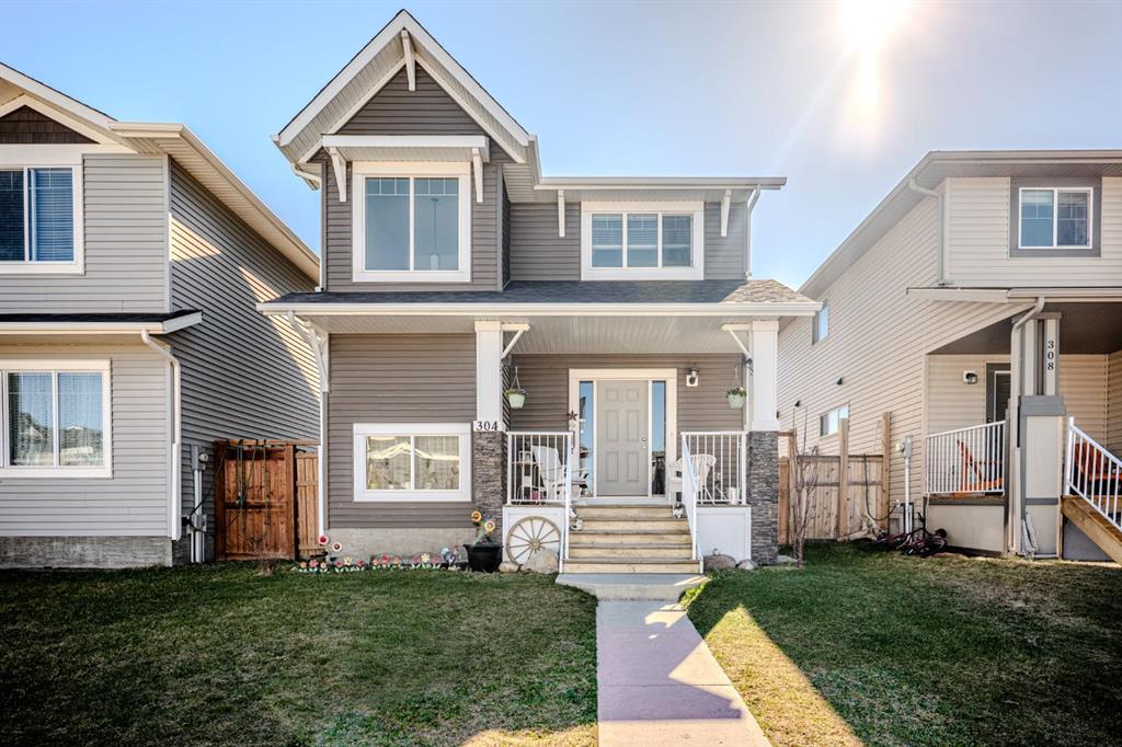 Picture of 304 Willow Street , Cochrane Real Estate Listing