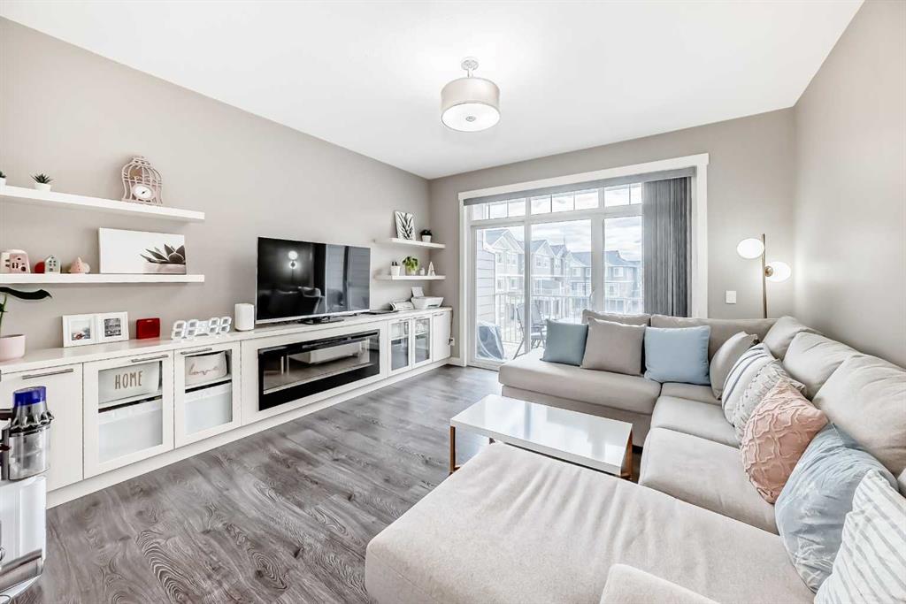Picture of 1651 Symons Valley Parkway NW, Calgary Real Estate Listing