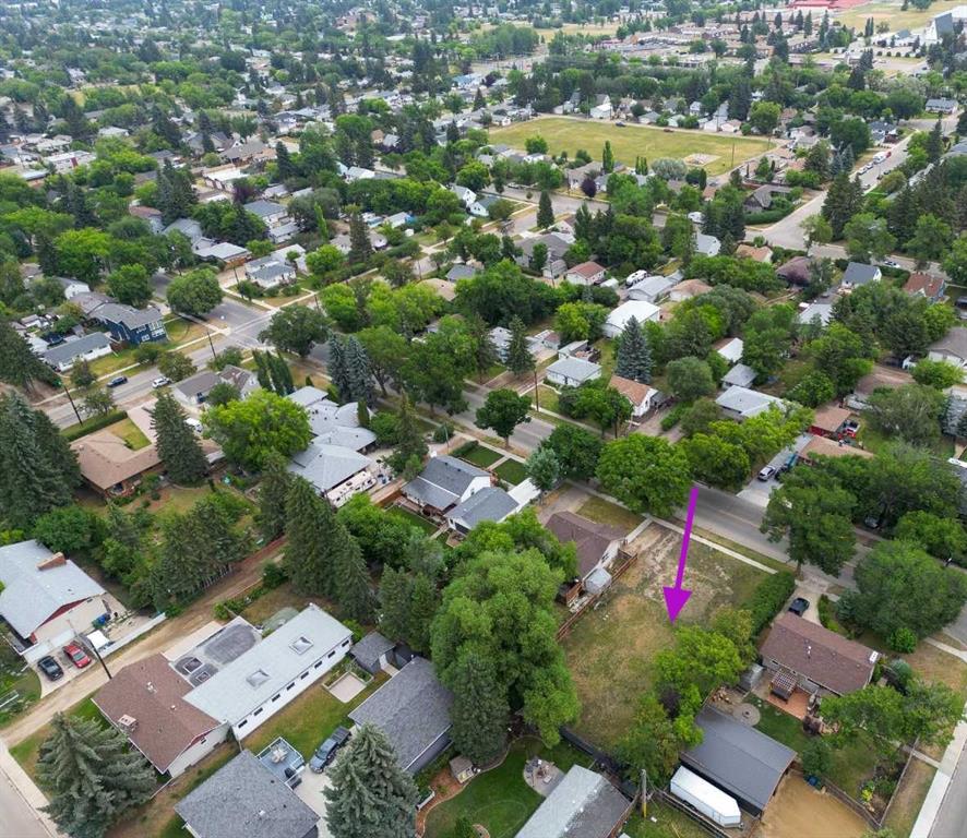 Picture of 3512 43 Avenue , Red Deer Real Estate Listing