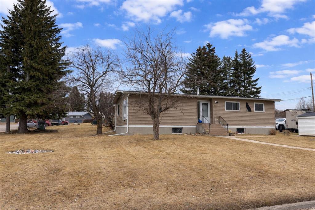 Picture of 5336 52 StreetClose , Rocky Mountain House Real Estate Listing