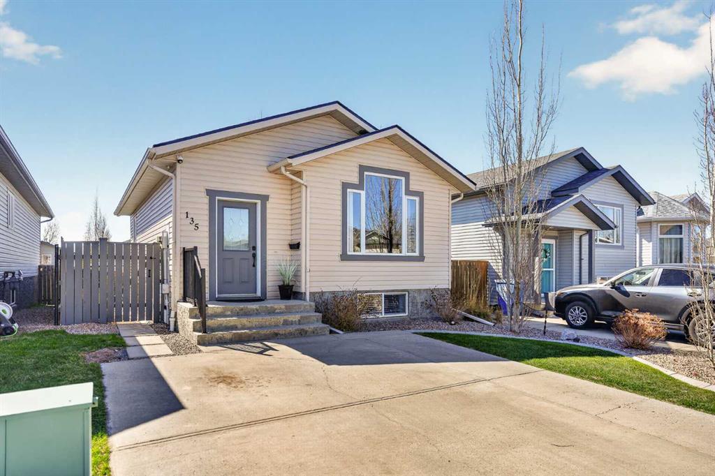 Picture of 135 Blackfoot Court W, Lethbridge Real Estate Listing