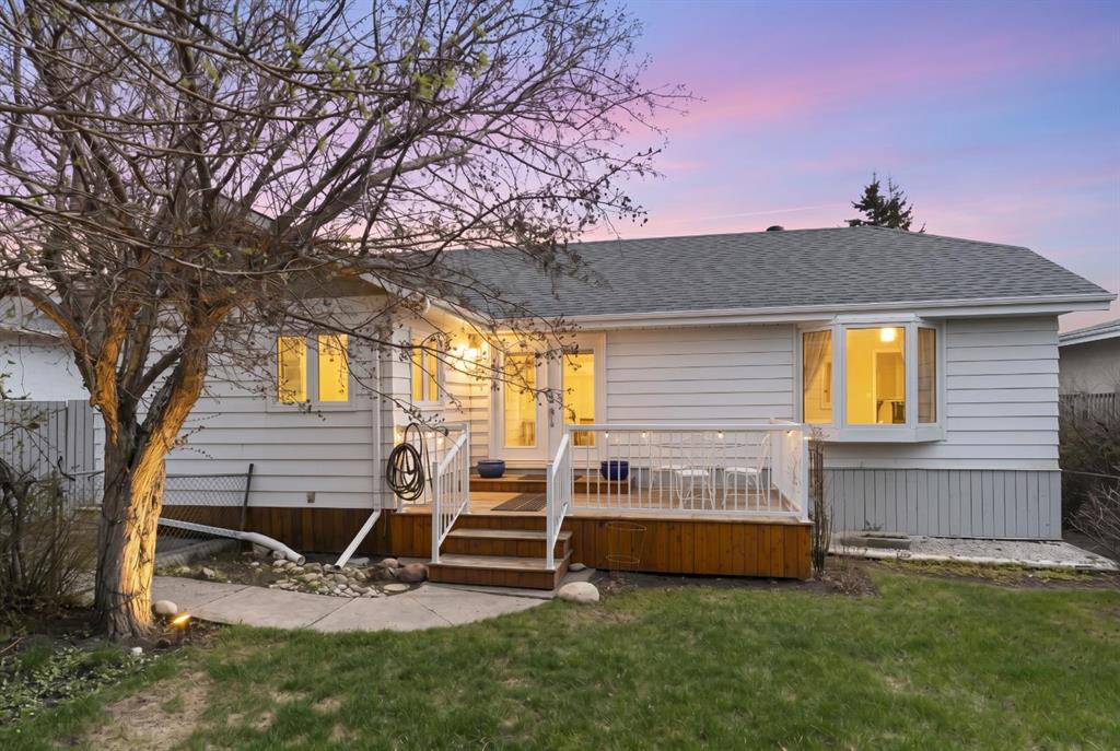 Picture of 121 Mountain Street , Cochrane Real Estate Listing