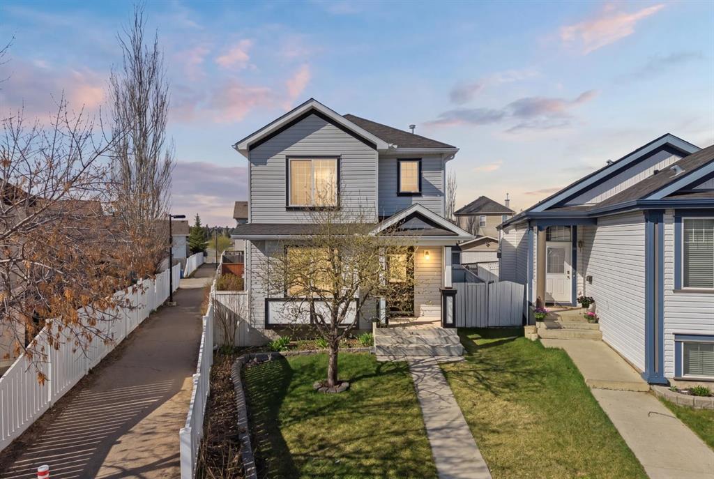 Picture of 49 Evermeadow Manor SW, Calgary Real Estate Listing