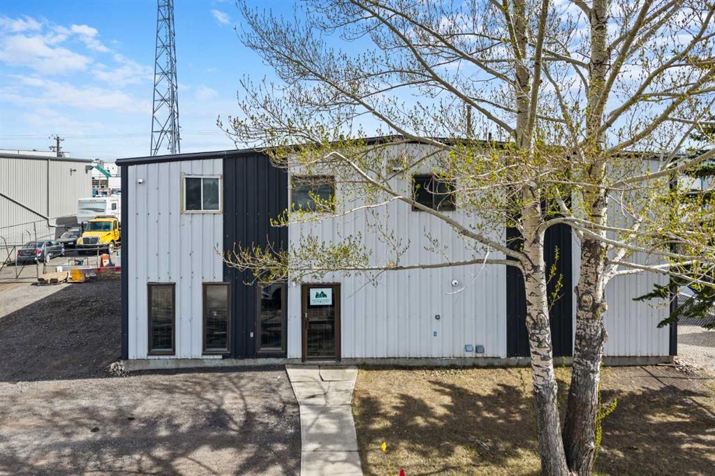 Picture of 1020 Laut Avenue , Crossfield Real Estate Listing