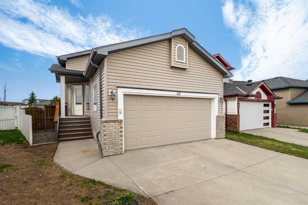 Picture of 49 Martin Crossing Green NE, Calgary Real Estate Listing