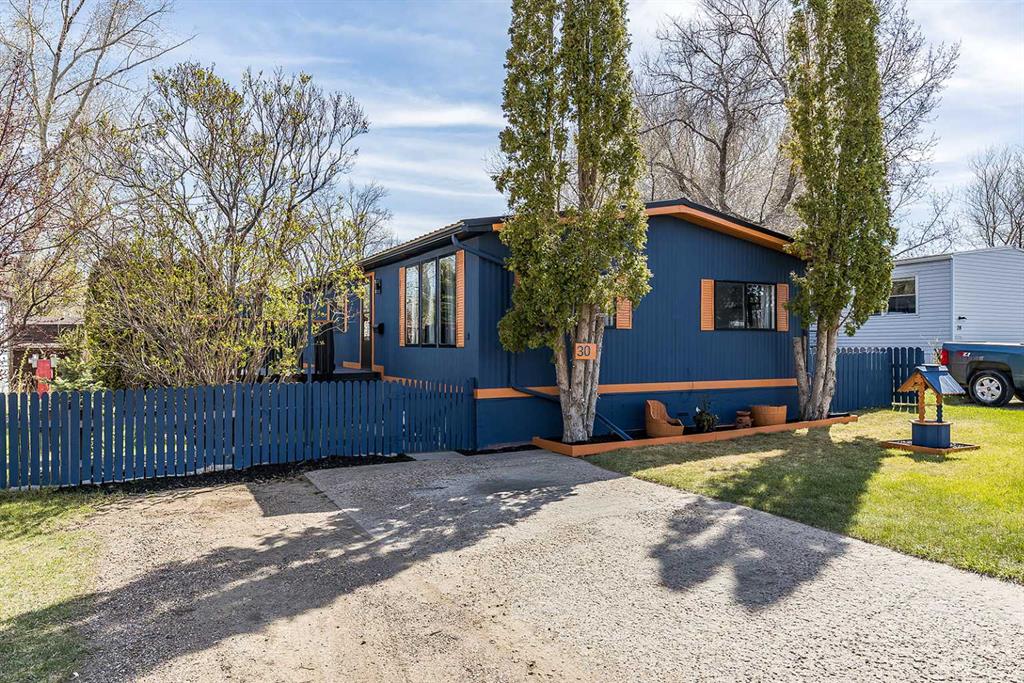Picture of 30, 4000 13 Avenue SE, Medicine Hat Real Estate Listing