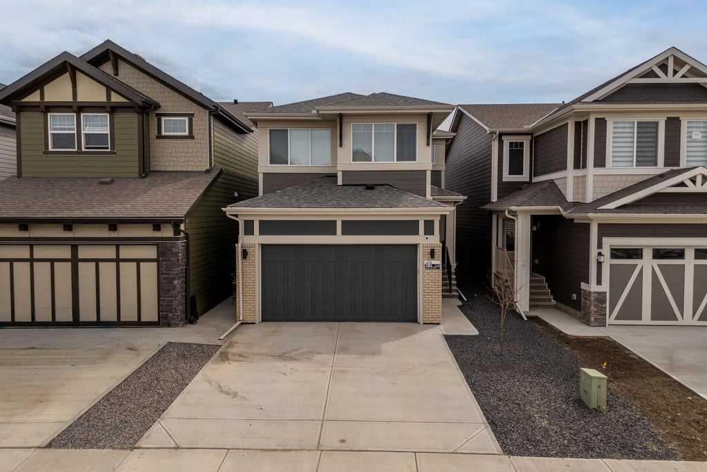 Picture of 338 Magnolia Way SE, Calgary Real Estate Listing