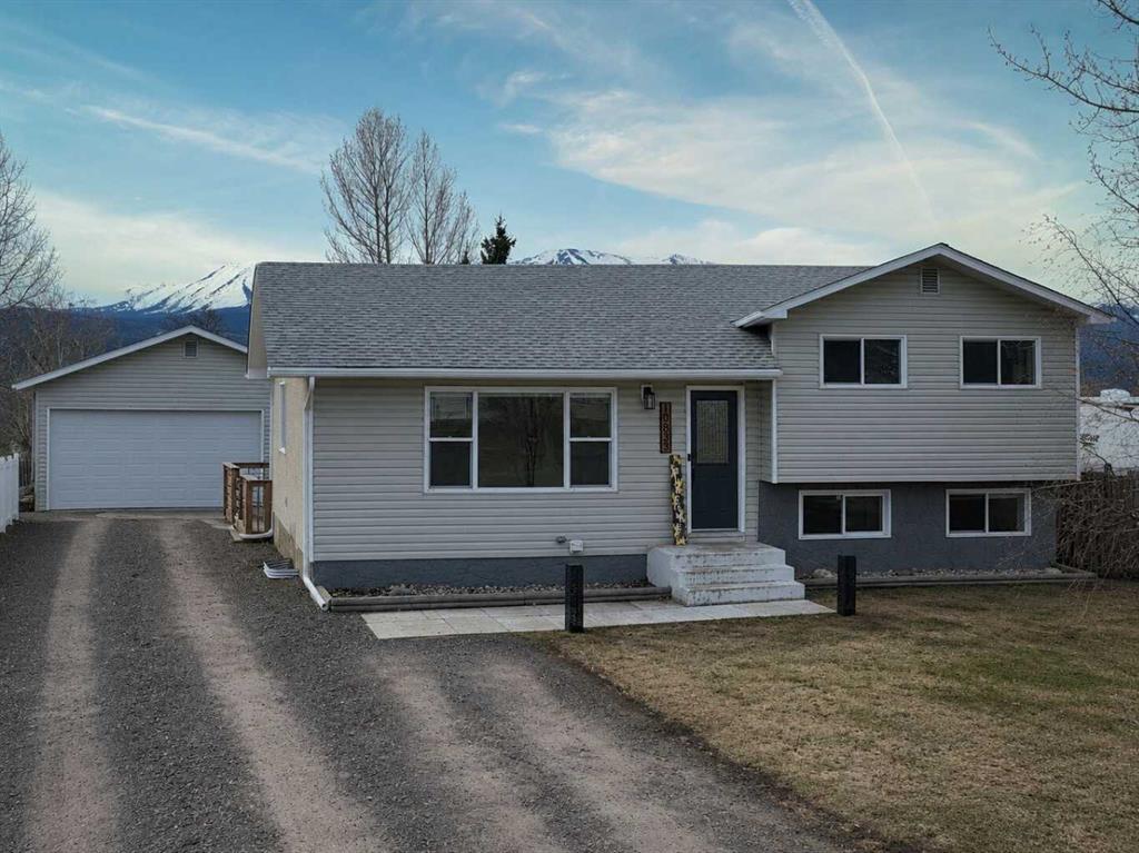 Picture of 10833 99 Avenue  , Grande Cache Real Estate Listing