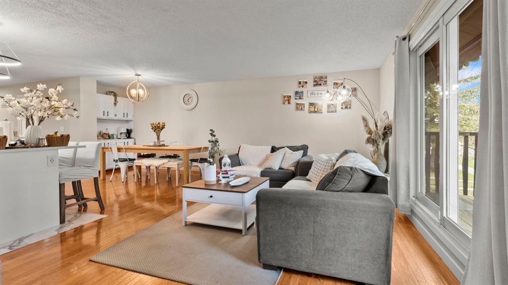 Picture of 2416 Woodview Drive SW, Calgary Real Estate Listing
