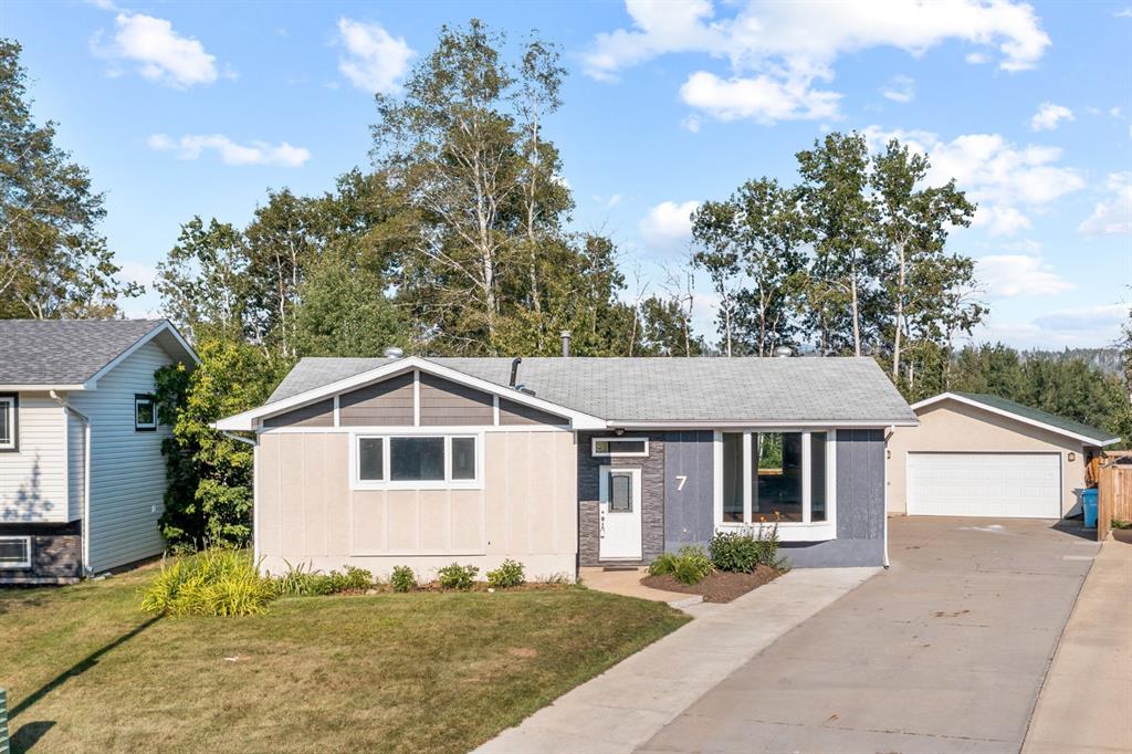 Picture of 7 May Crescent , Fort McMurray Real Estate Listing