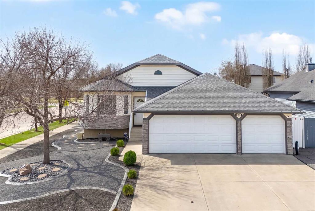Picture of 187 West Lakeview Circle , Chestermere Real Estate Listing