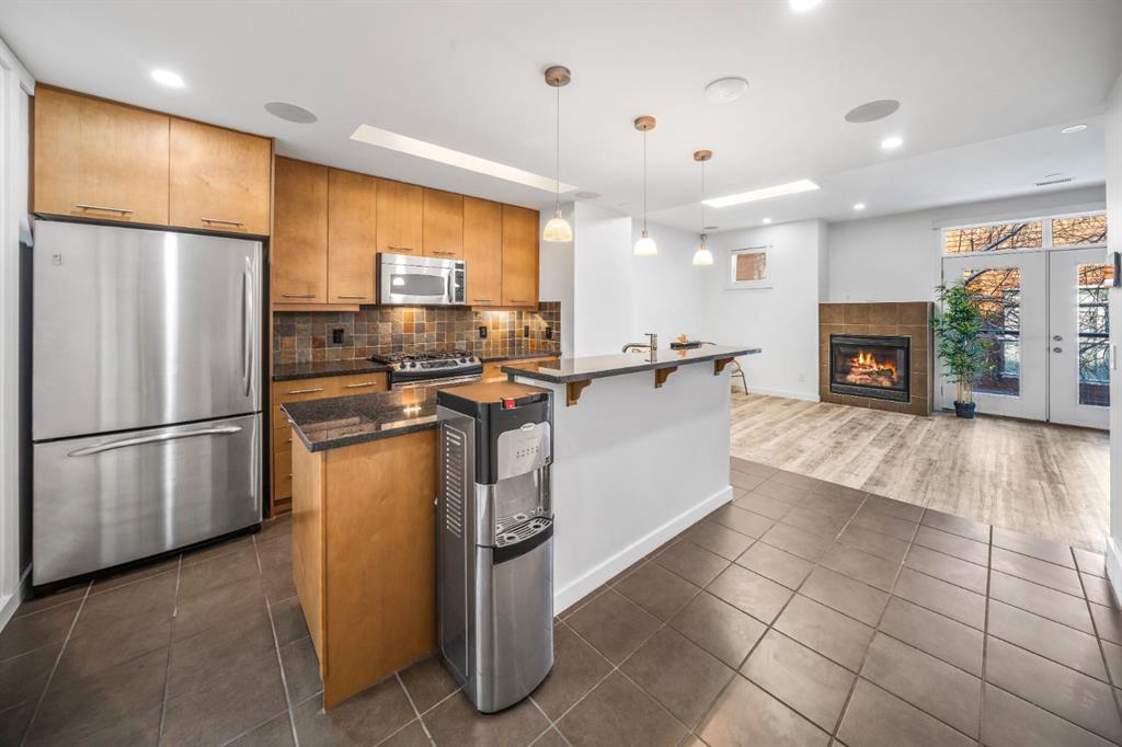 Picture of 156 9 Street NE, Calgary Real Estate Listing
