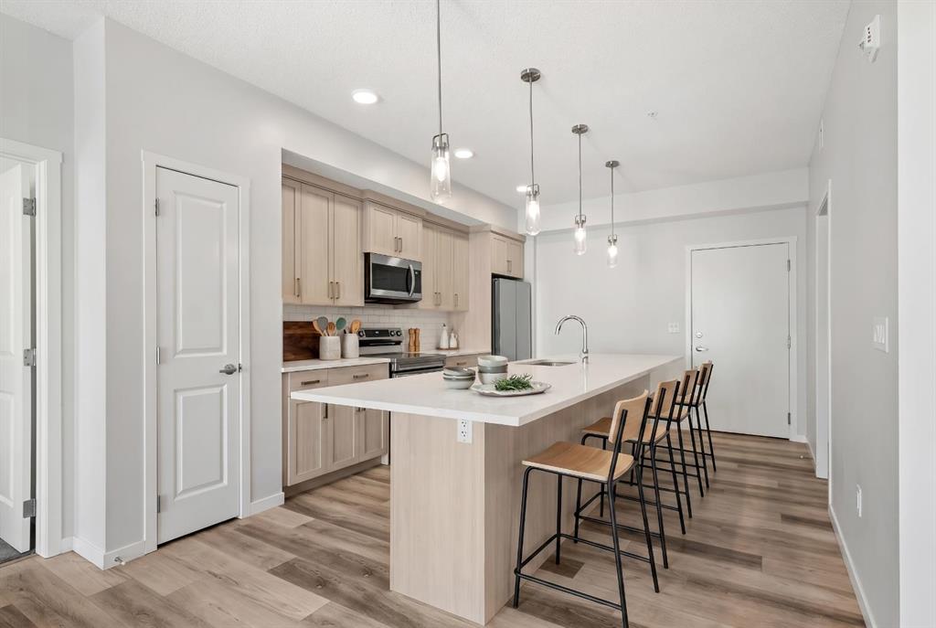 Picture of 3403, 33 Carringham Gate NW, Calgary Real Estate Listing