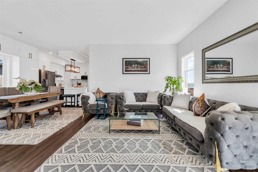 Picture of 539 East Lakeview Place , Chestermere Real Estate Listing