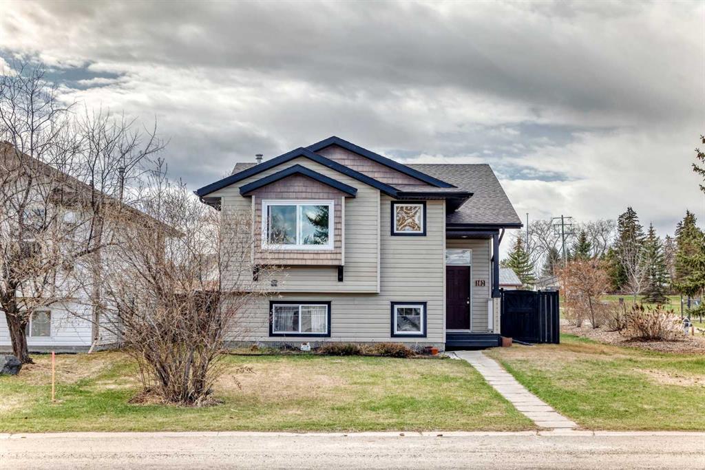Picture of 102 Robinson Avenue , Penhold Real Estate Listing