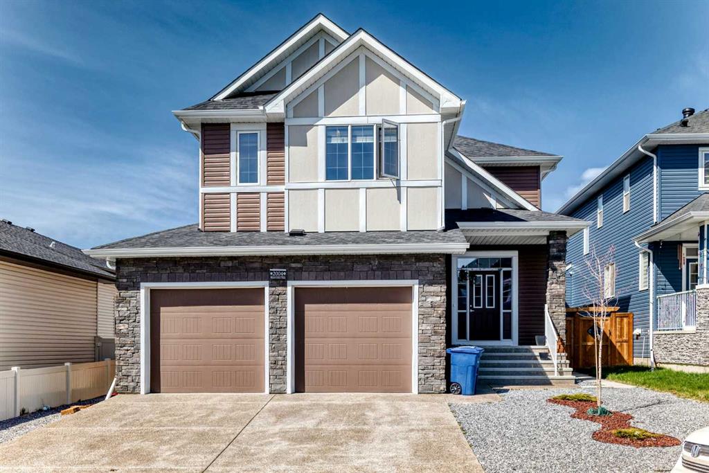 Picture of 2004 Ravensdun Crescent SE, Airdrie Real Estate Listing