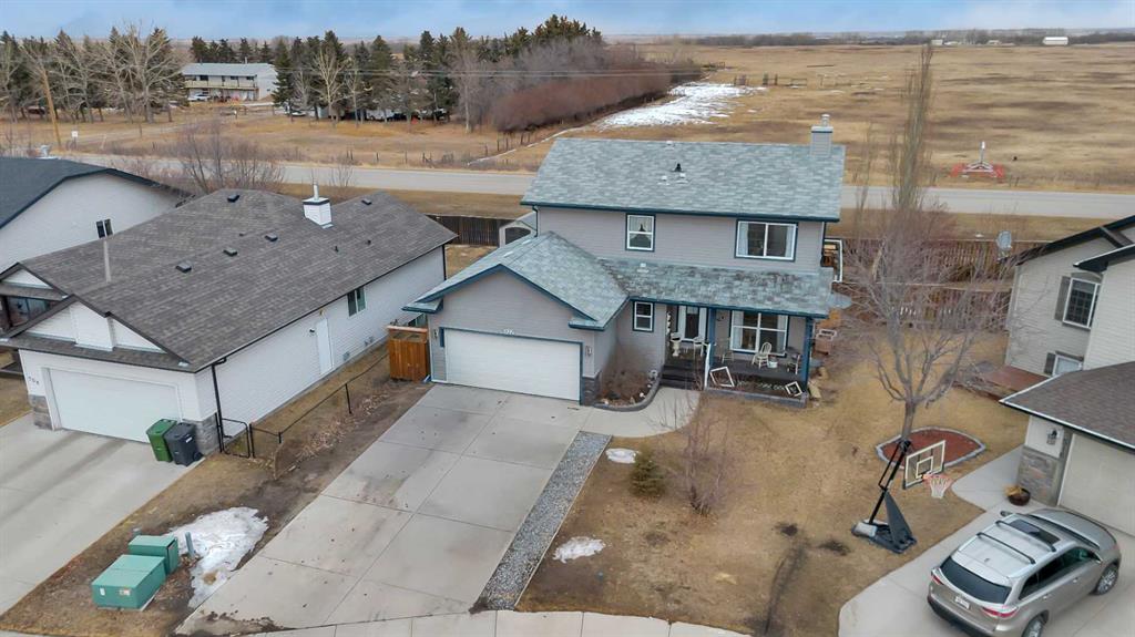Picture of 512 Highland Close , Strathmore Real Estate Listing