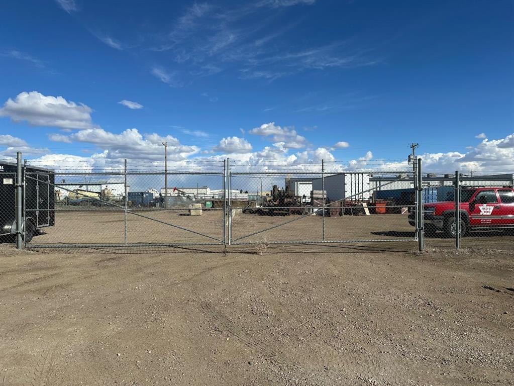 Picture of 10 Pembina Drive NE, Redcliff Real Estate Listing