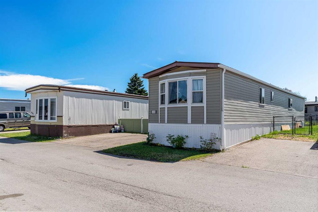 Picture of 424 Kanell Drive , High River Real Estate Listing