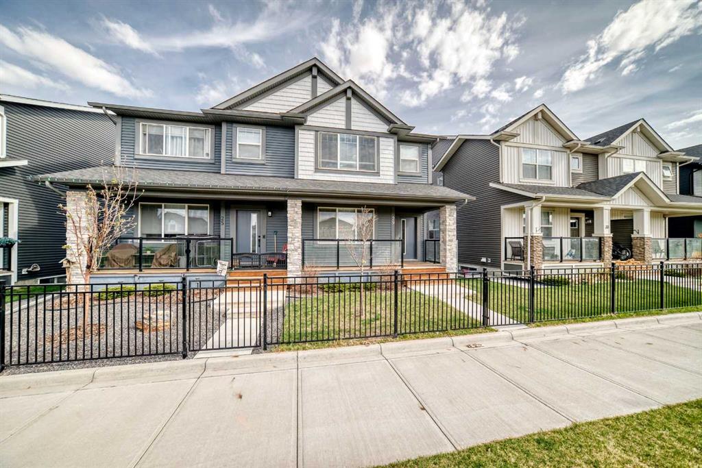 Picture of 29 Midgrove Lane SW, Airdrie Real Estate Listing