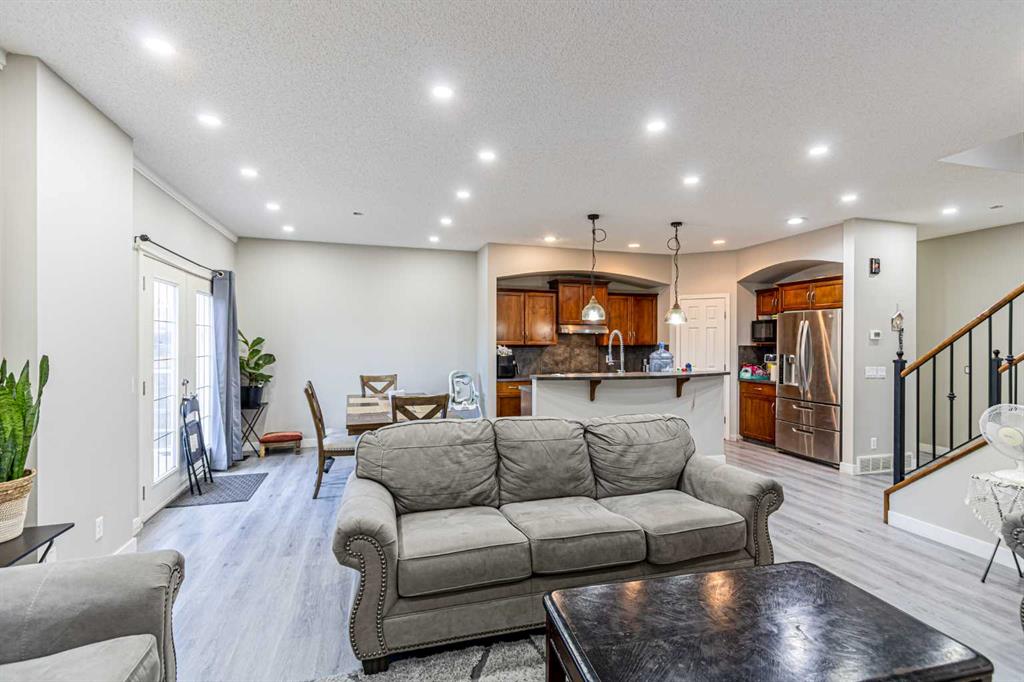 Picture of 183 West Creek Landing , Chestermere Real Estate Listing