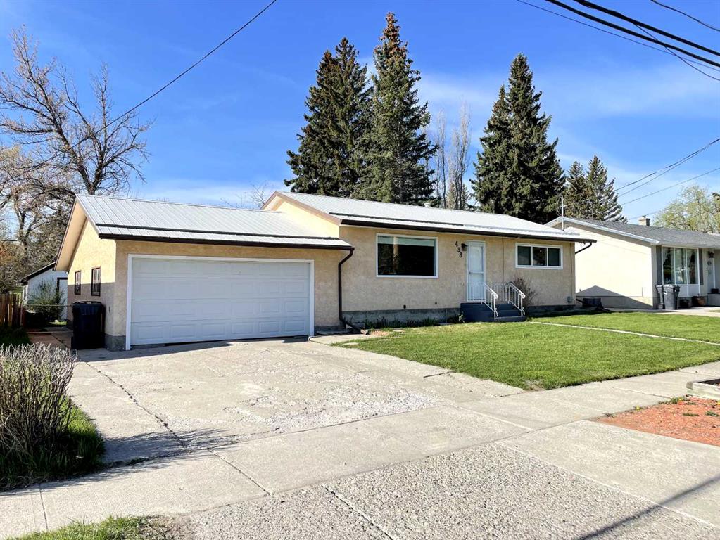 Picture of 438 Charlotte Street , Pincher Creek Real Estate Listing