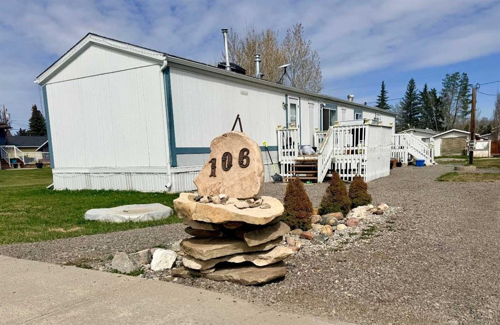 Picture of 106 3 Avenue  , Leslieville Real Estate Listing