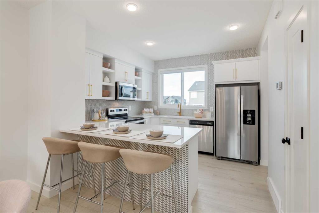Picture of 20544 Sheriff King Street SW, Calgary Real Estate Listing