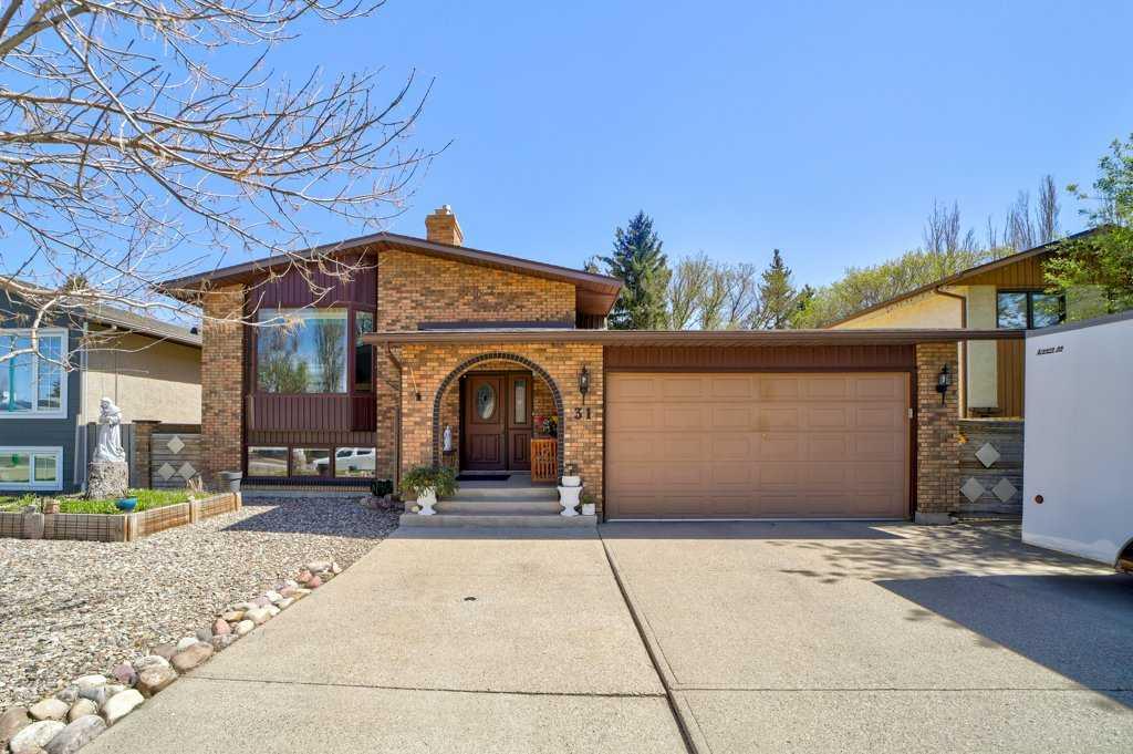 Picture of 31 Red Crow Boulevard W, Lethbridge Real Estate Listing