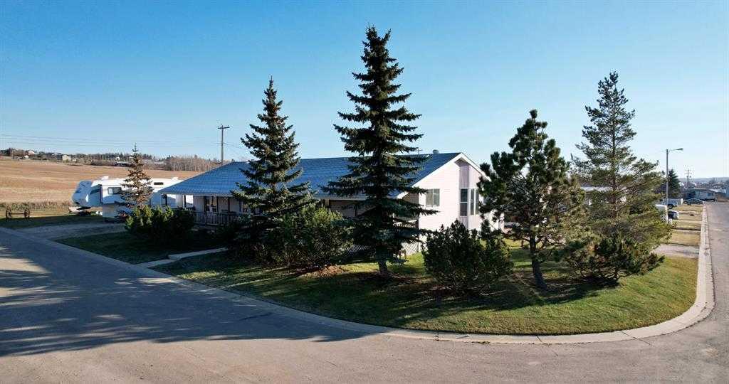 Picture of 422 7th Avenue , Beaverlodge Real Estate Listing