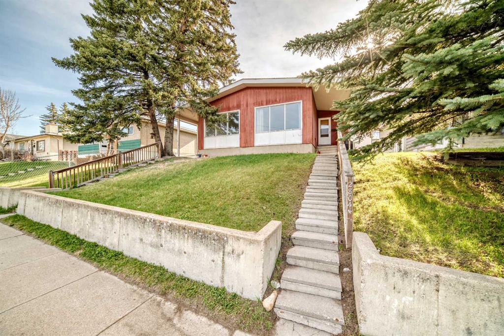 Picture of 2804 14 Street NW, Calgary Real Estate Listing