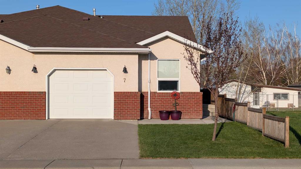 Picture of 7 Sundance Street W, Claresholm Real Estate Listing