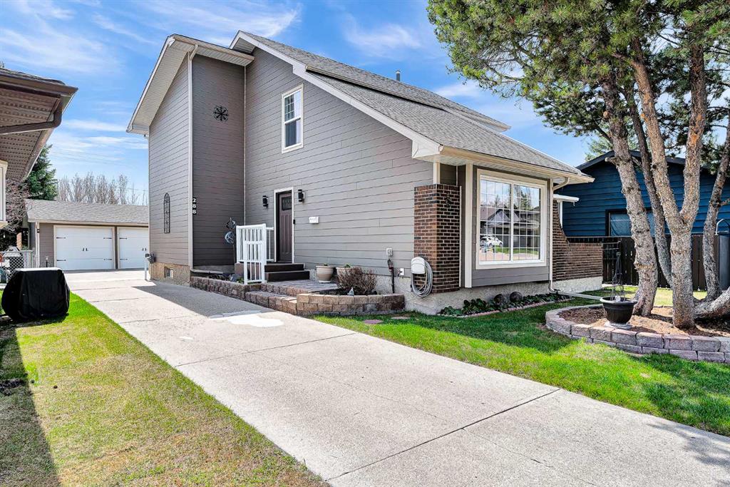 Picture of 288 Deer Run Crescent SE, Calgary Real Estate Listing