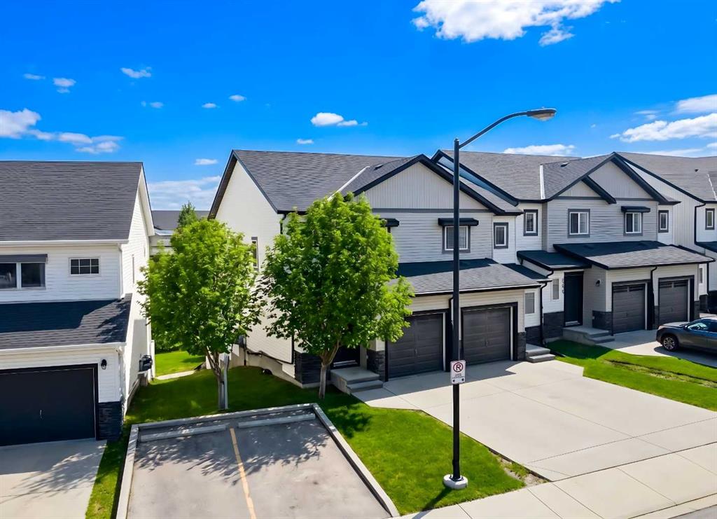 Picture of 137 Pantego Lane NW, Calgary Real Estate Listing