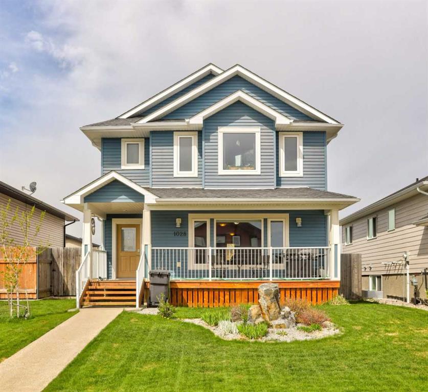 Picture of 1028 Livingston Way , Pincher Creek Real Estate Listing