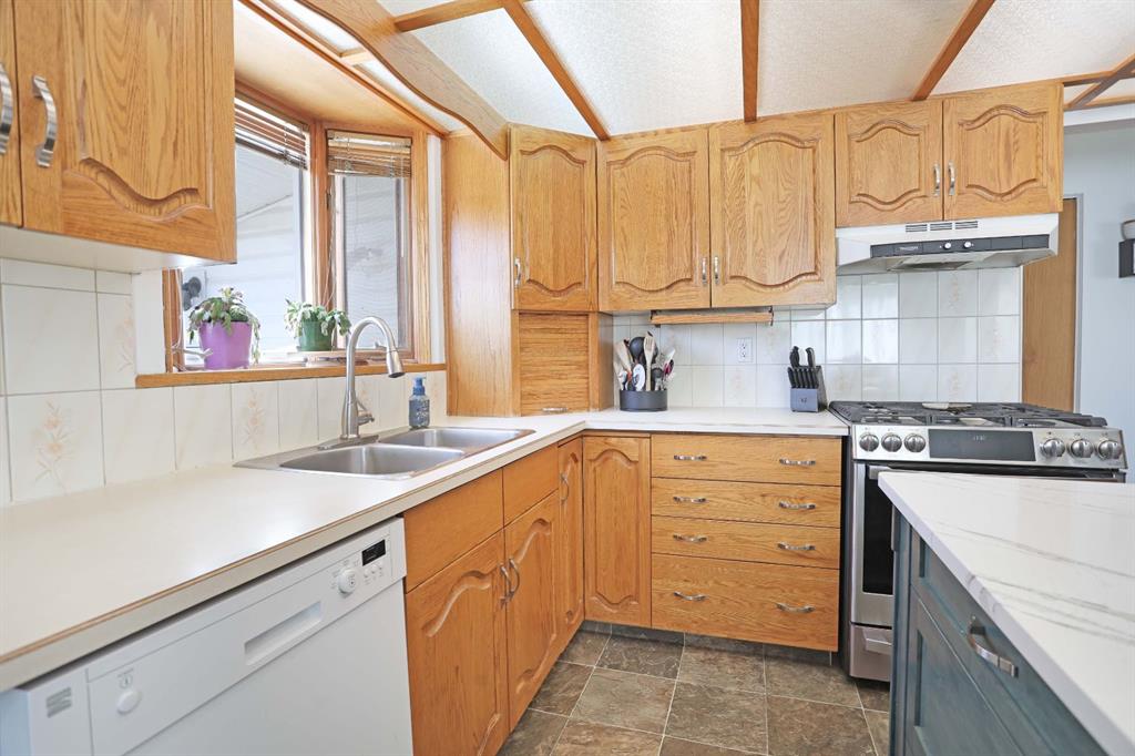 Picture of 59 Greenbrook Drive E, Brooks Real Estate Listing